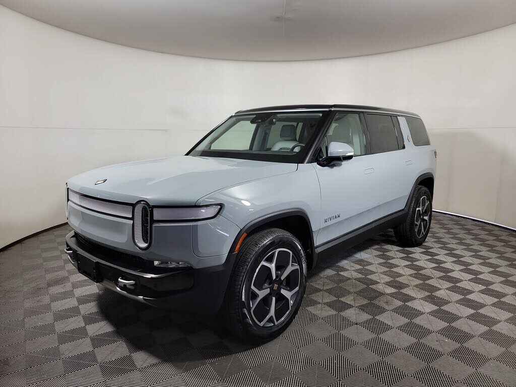 2024 RIVIAN R1S
