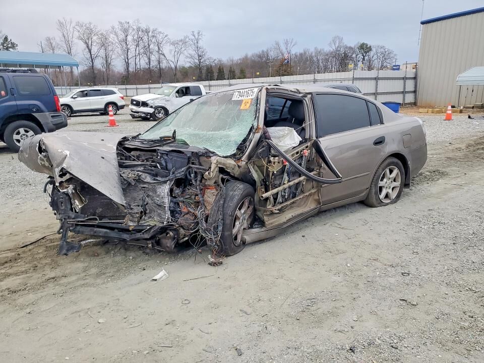 2005 NISSAN Altima