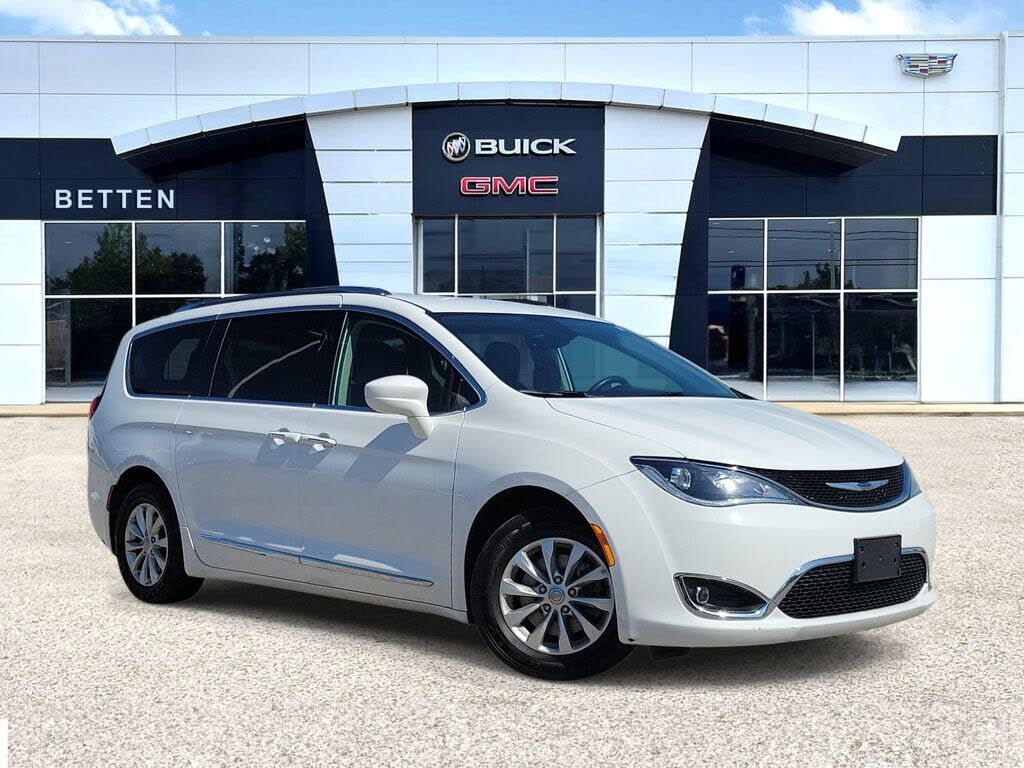 2019 CHRYSLER Pacifica