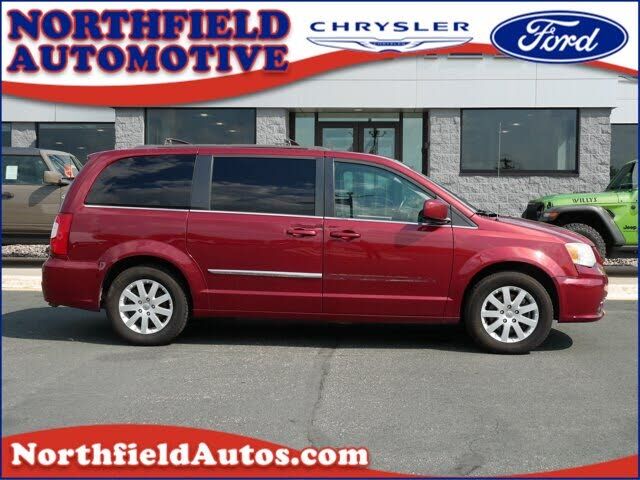 2014 CHRYSLER Town and Country