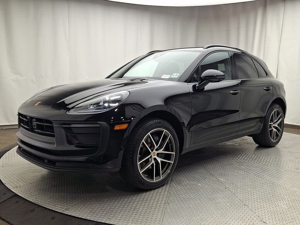2022 PORSCHE Macan