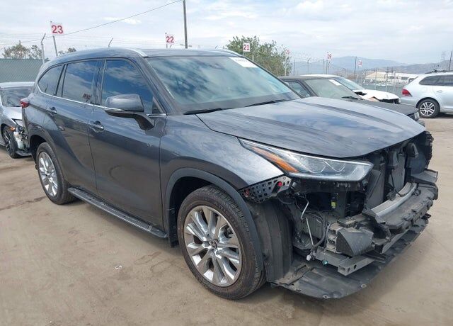 2021 TOYOTA Highlander