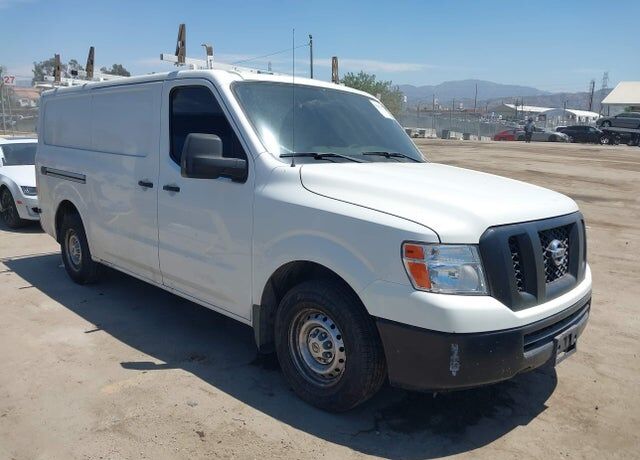 2015 NISSAN NV