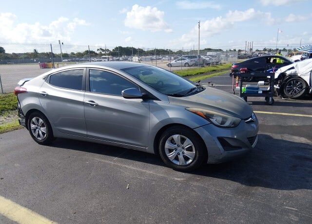 2016 HYUNDAI Elantra