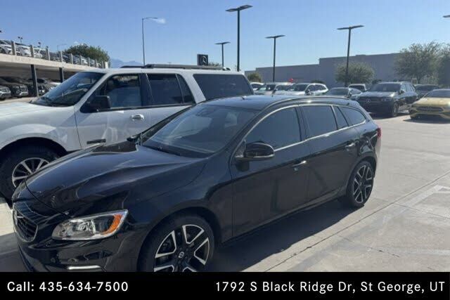 2017 VOLVO V60
