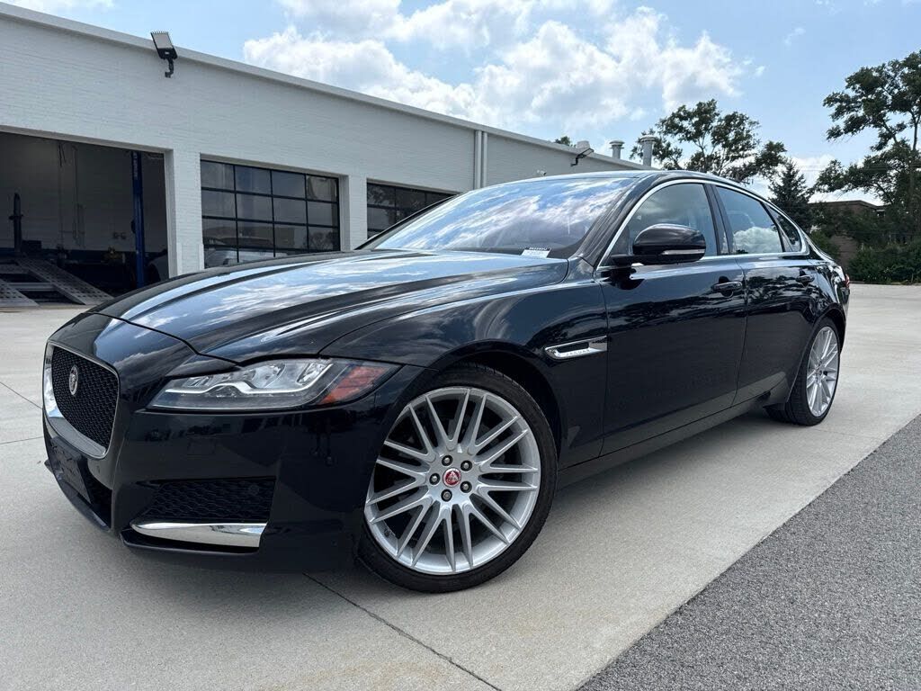 2017 JAGUAR XF