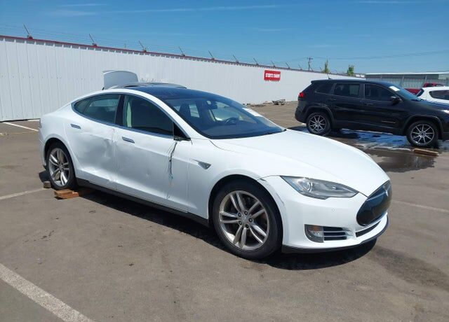 2014 TESLA Model S