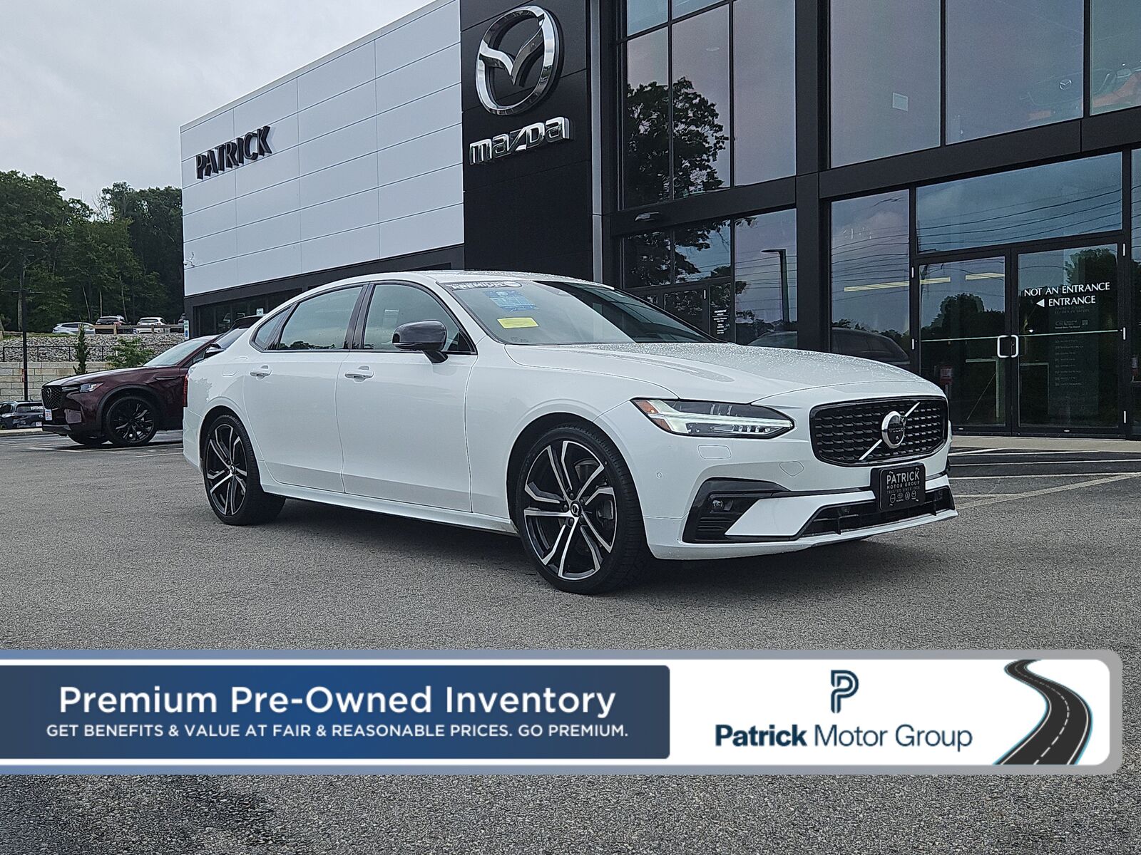 2022 VOLVO S90