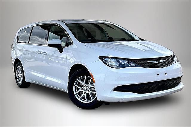 2022 CHRYSLER Voyager