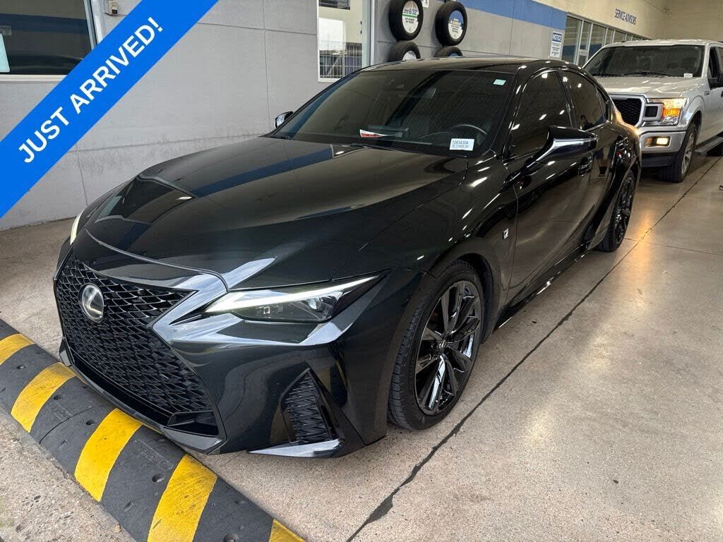 2021 LEXUS IS