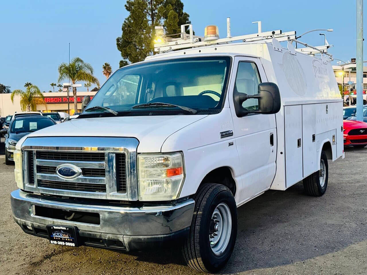 2011 FORD E-350