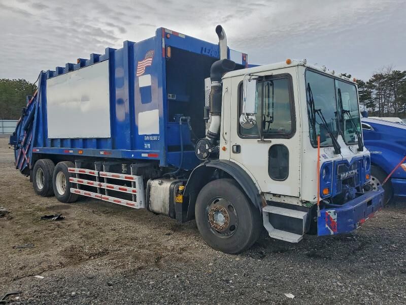 2012 MACK MRU