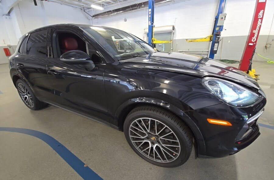 2019 PORSCHE Cayenne