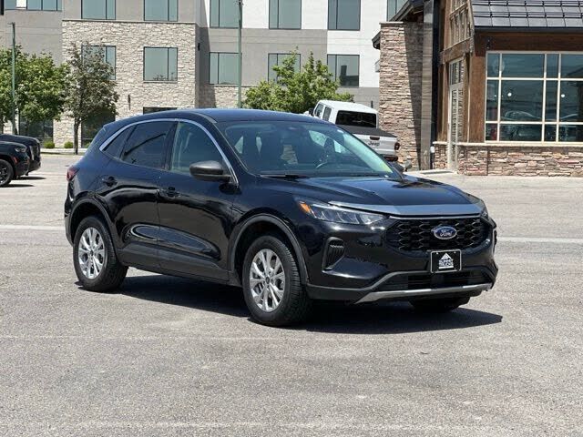 2023 FORD Escape