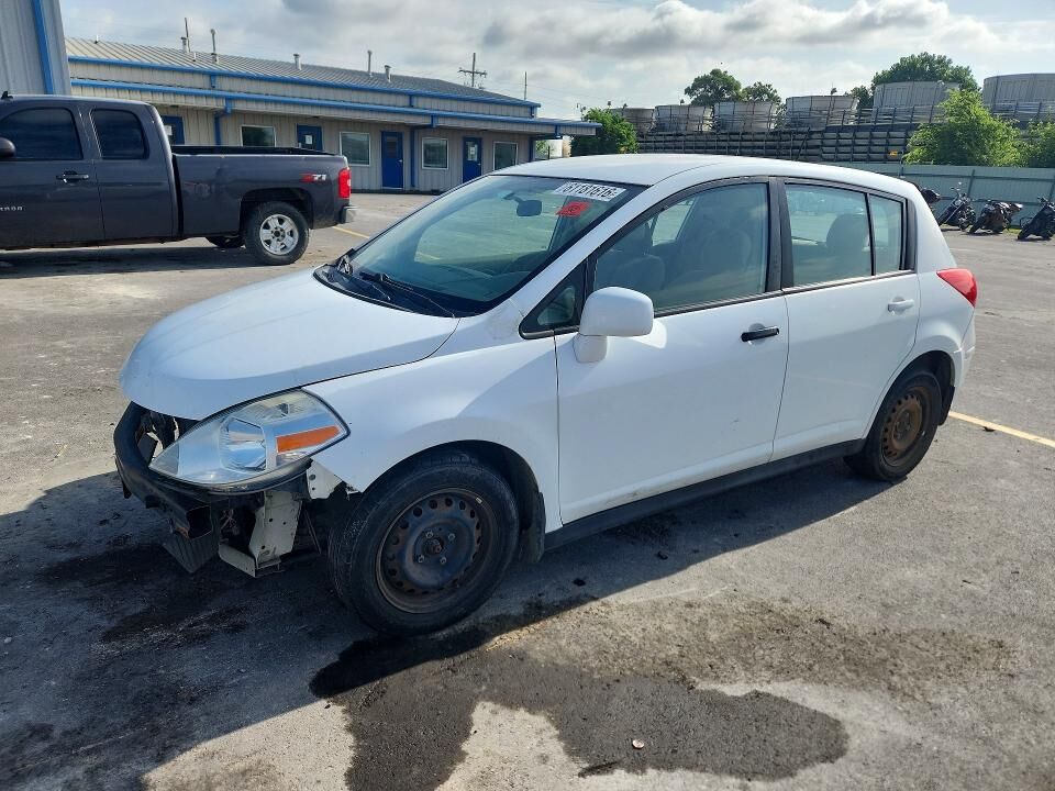 2011 NISSAN Versa
