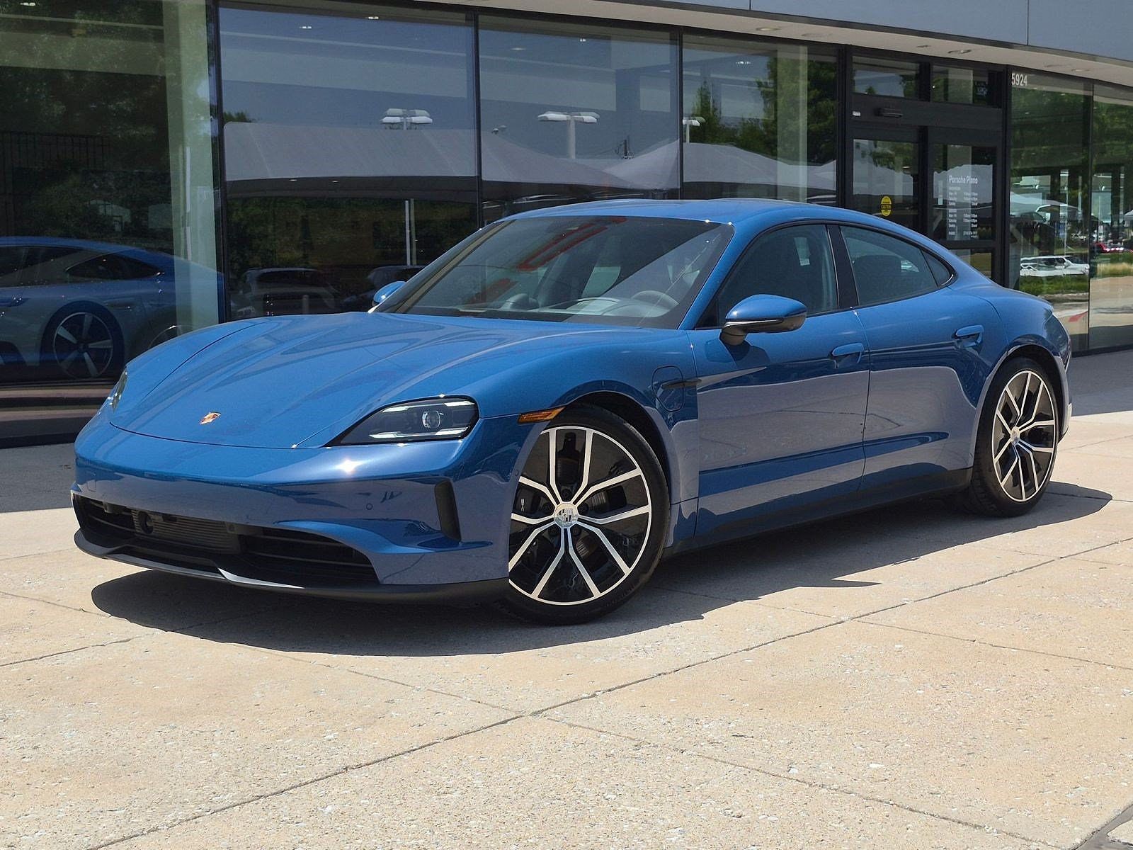 2025 PORSCHE Taycan