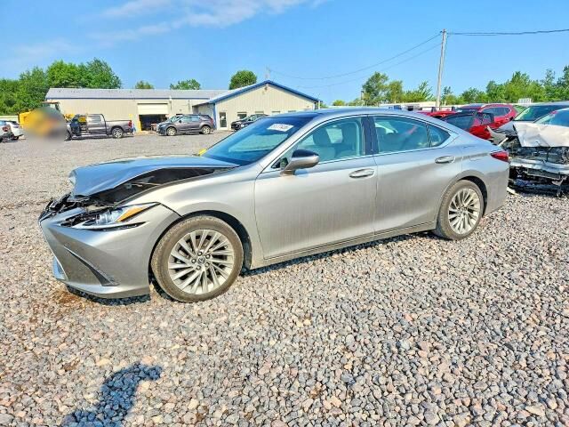 2020 LEXUS ES