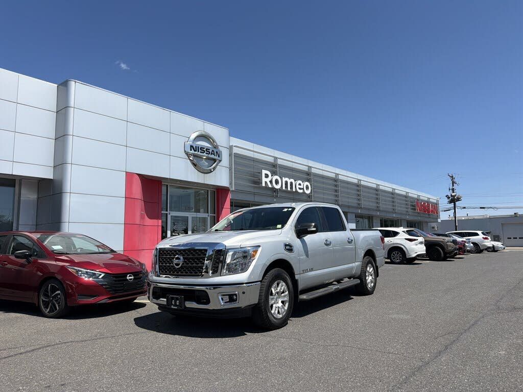 2017 NISSAN Titan