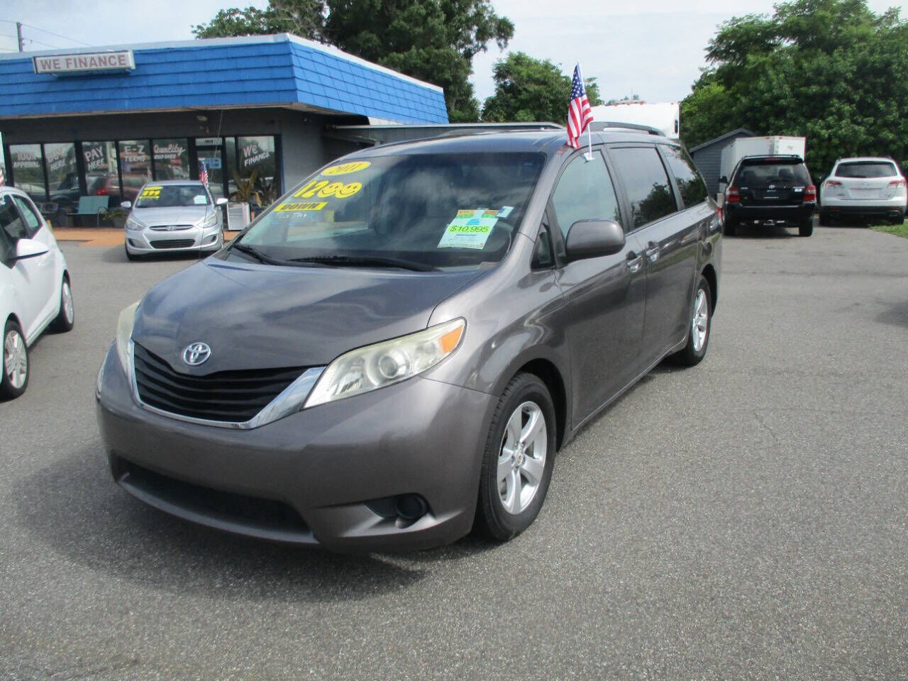 2011 TOYOTA Sienna