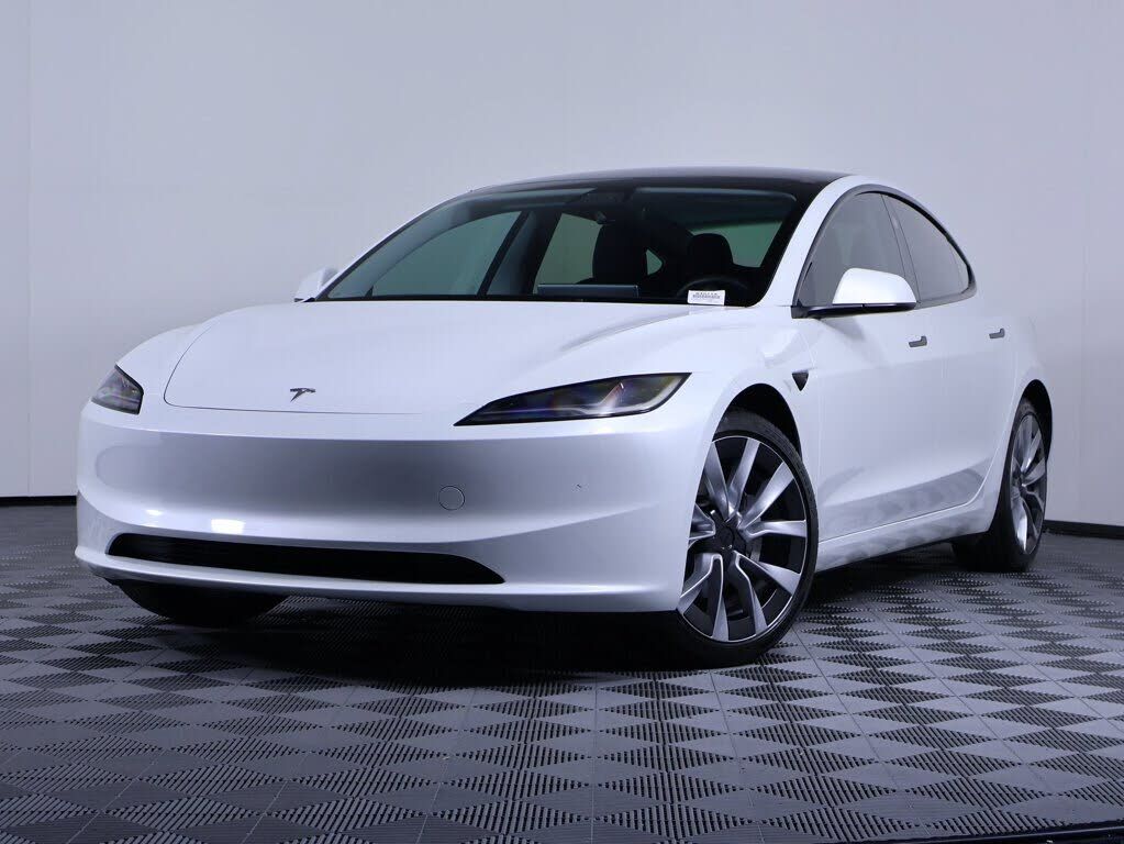 2025 TESLA Model 3