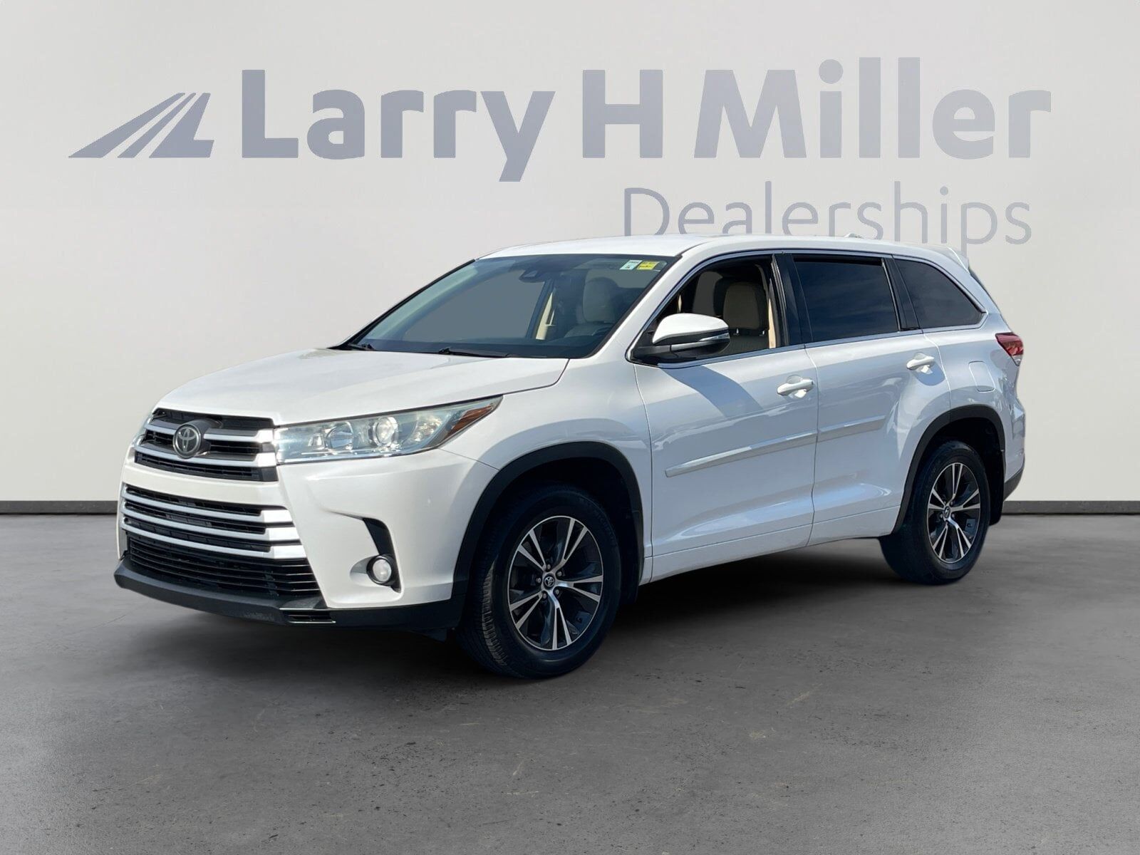 2017 TOYOTA Highlander