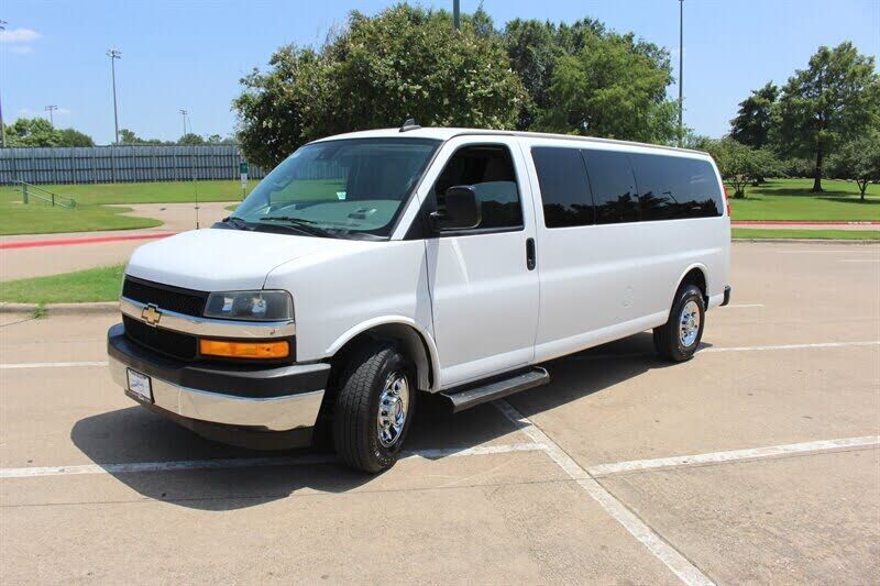 2020 CHEVROLET Express