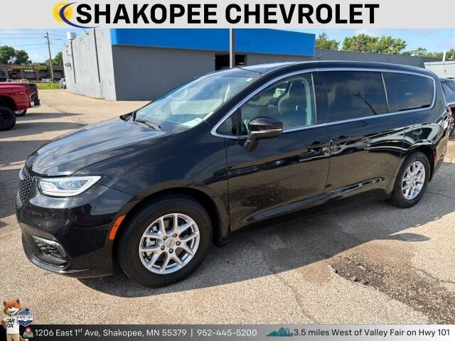 2023 CHRYSLER Pacifica