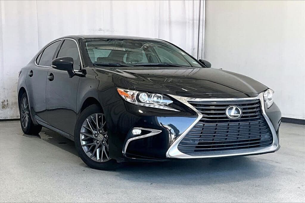 2018 LEXUS ES