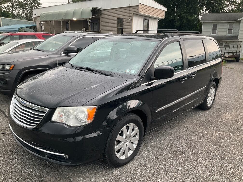 2014 CHRYSLER Town and Country