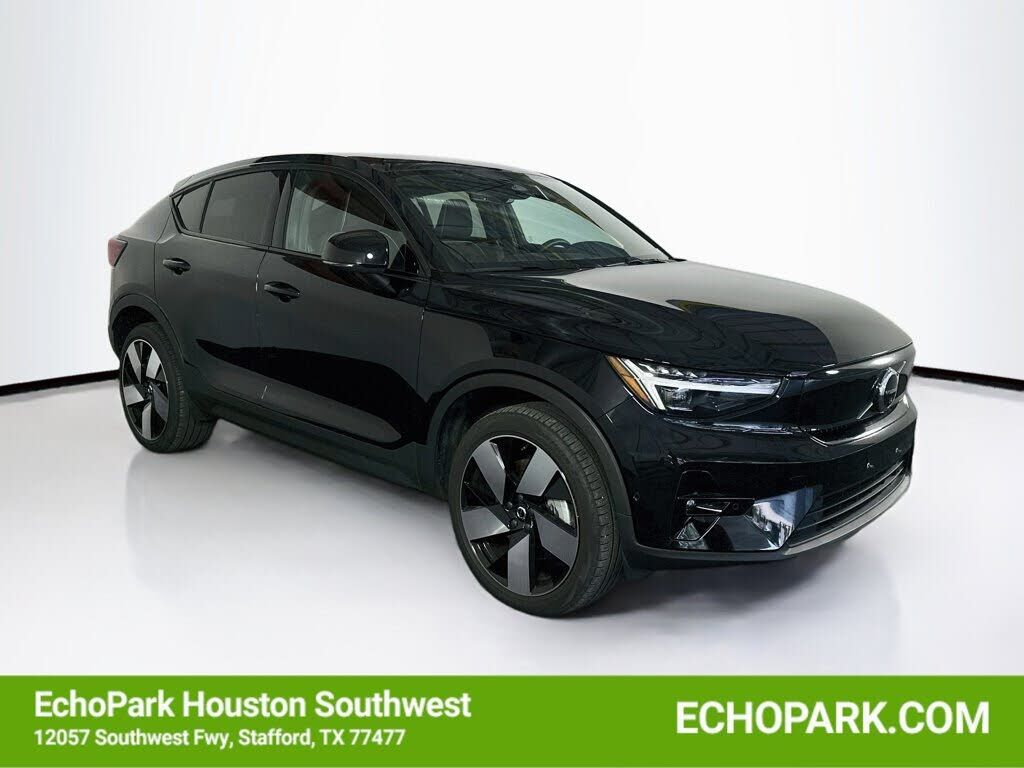 2023 VOLVO C40