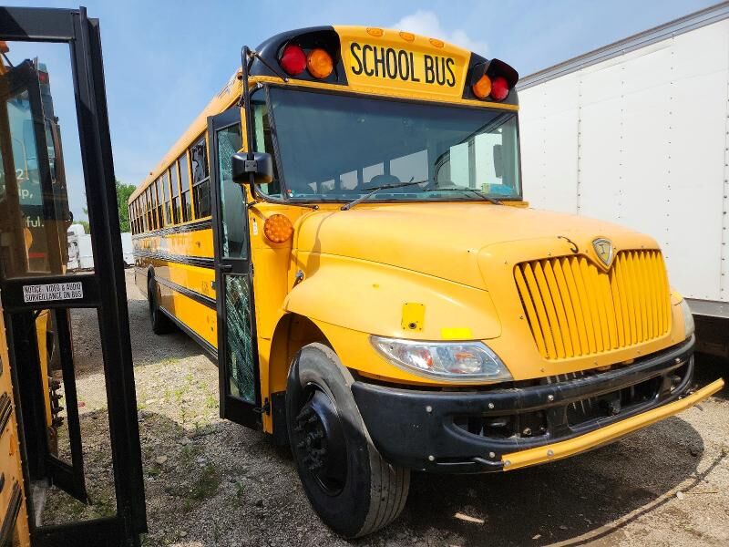 2019 IC BUS PB105