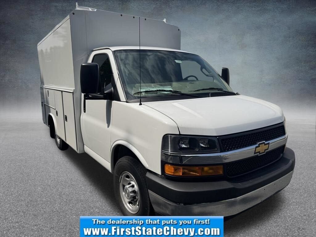 2026 CHEVROLET Express