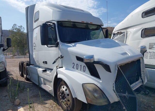 2015 VOLVO TRUCK VNL