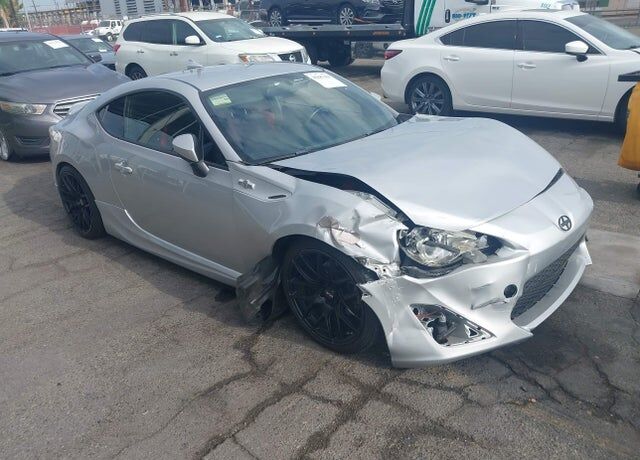 2013 TOYOTA Scion