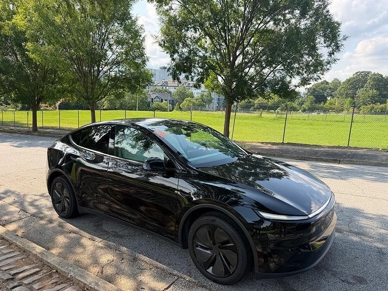 2026 TESLA Model Y