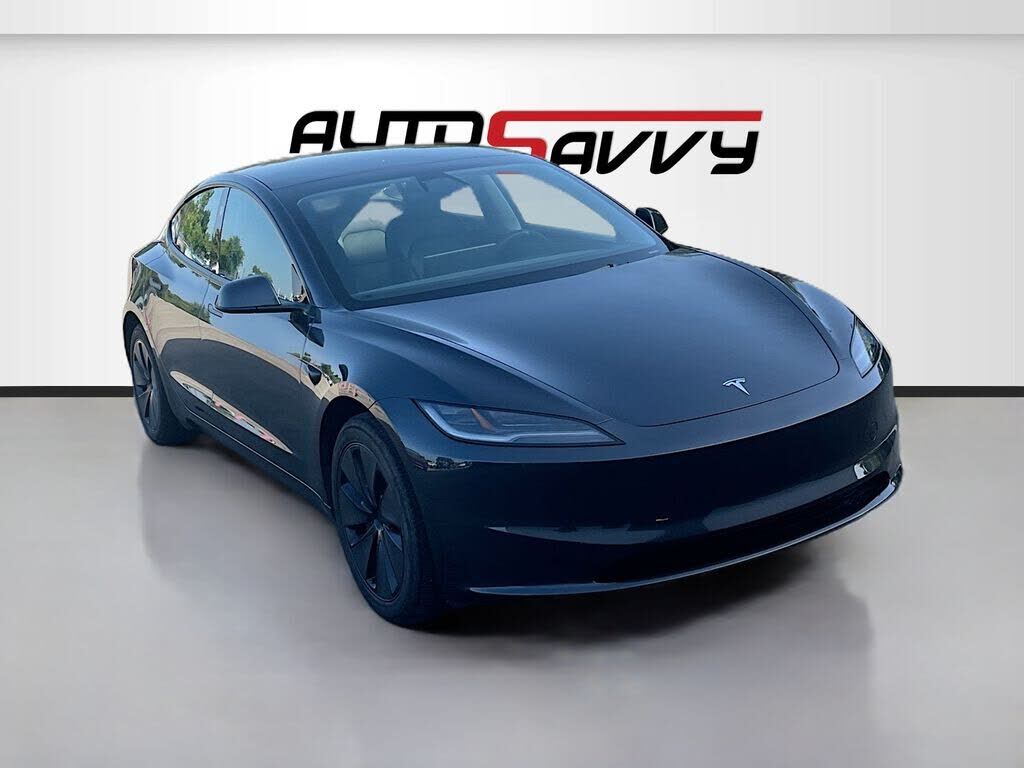2025 TESLA Model 3