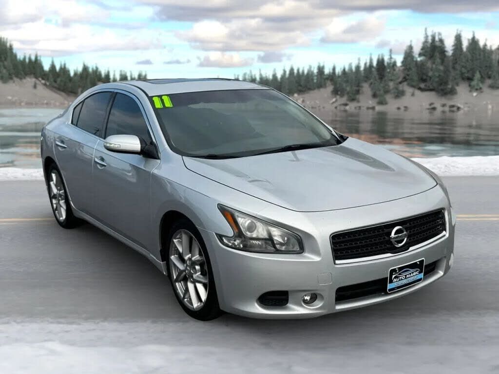 2011 NISSAN Maxima