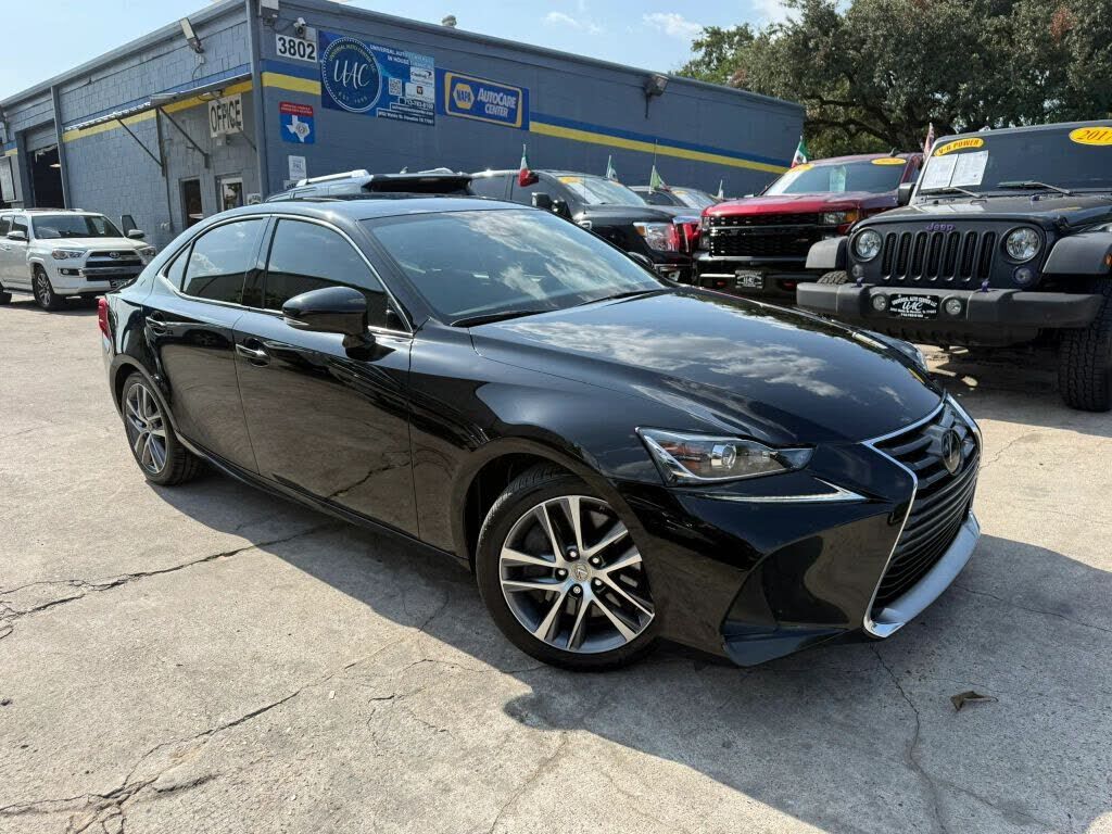 2018 LEXUS IS