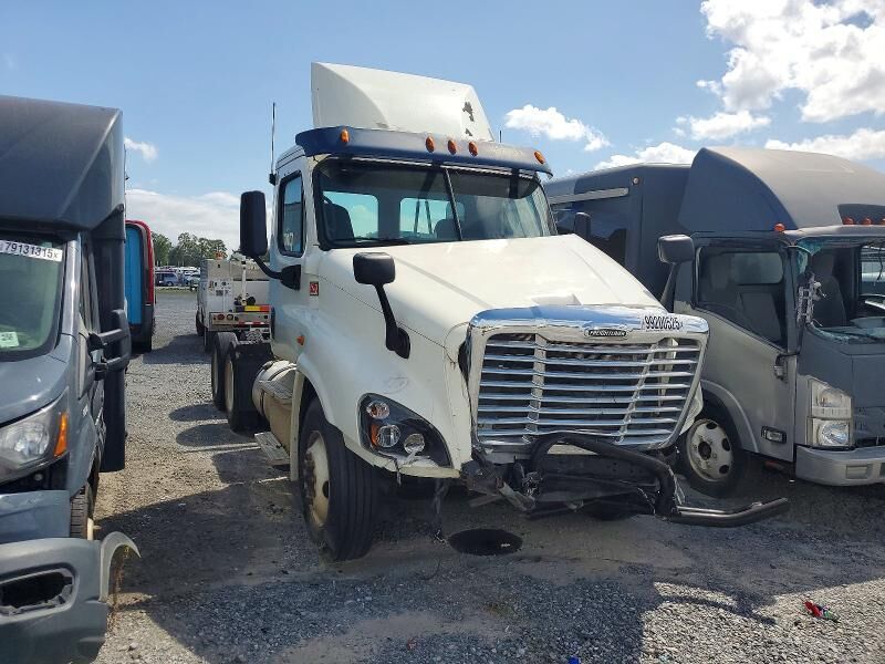 2015 FREIGHTLINER Cascadia