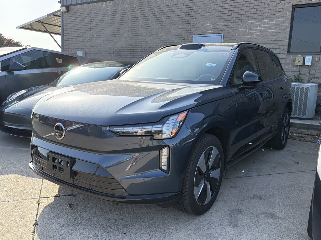 2025 VOLVO EX90