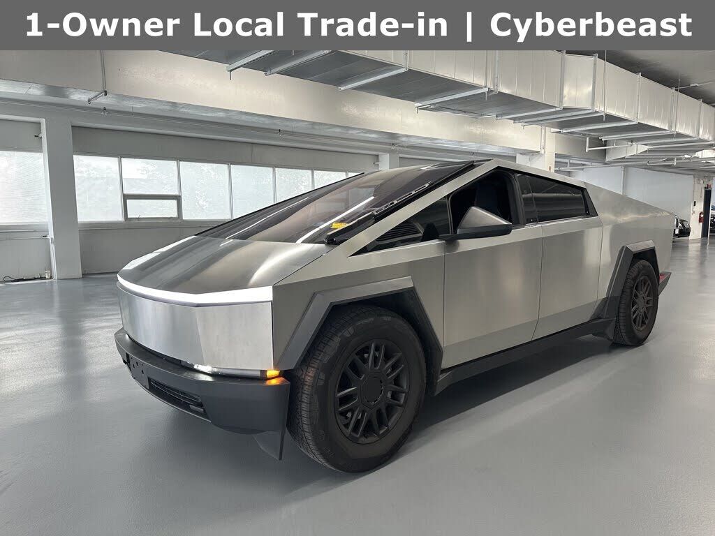 2025 TESLA Cybertruck