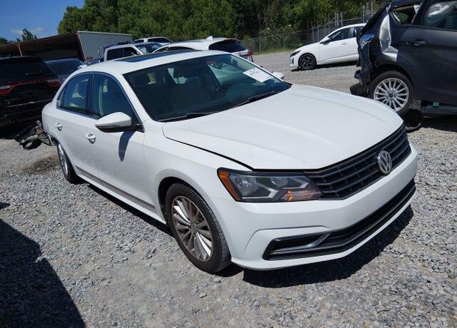 2017 VOLKSWAGEN Passat