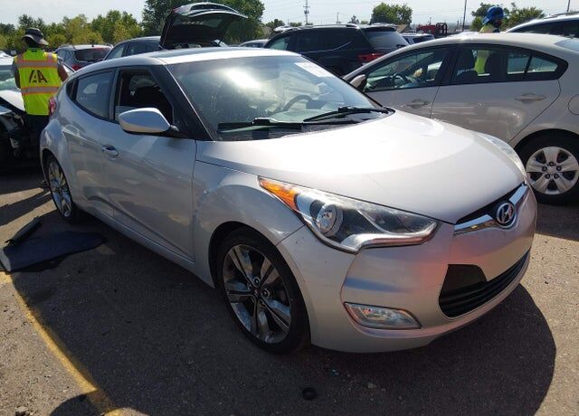2016 HYUNDAI Veloster