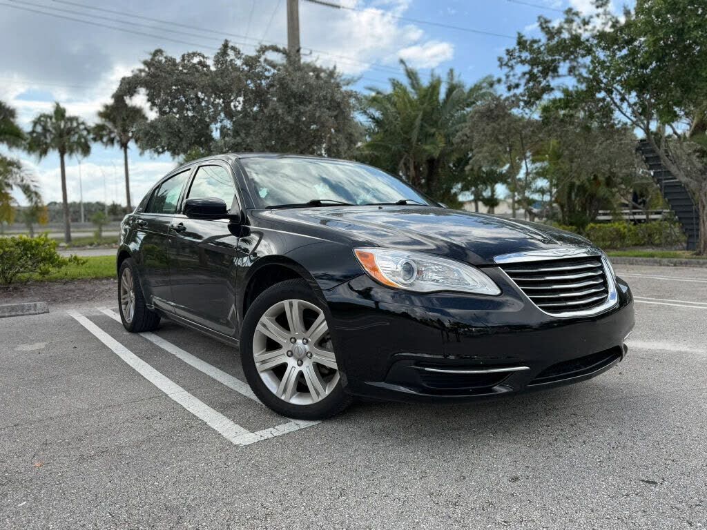2013 CHRYSLER 200