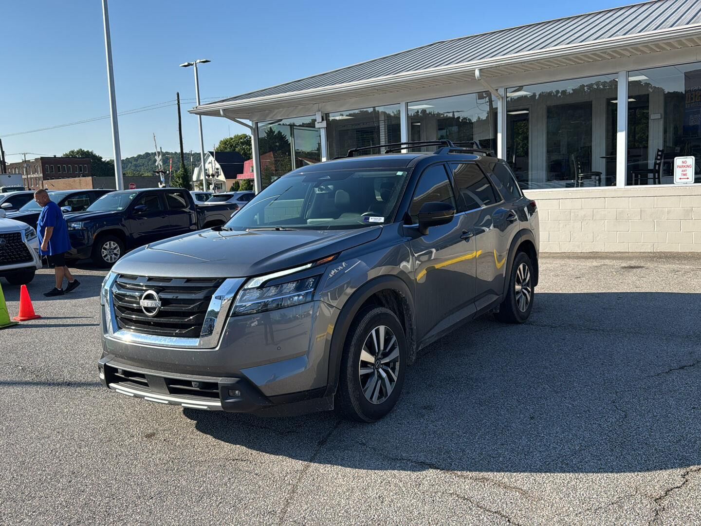 2024 NISSAN Pathfinder