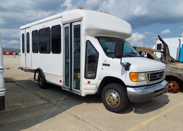 2006 FORD E-350