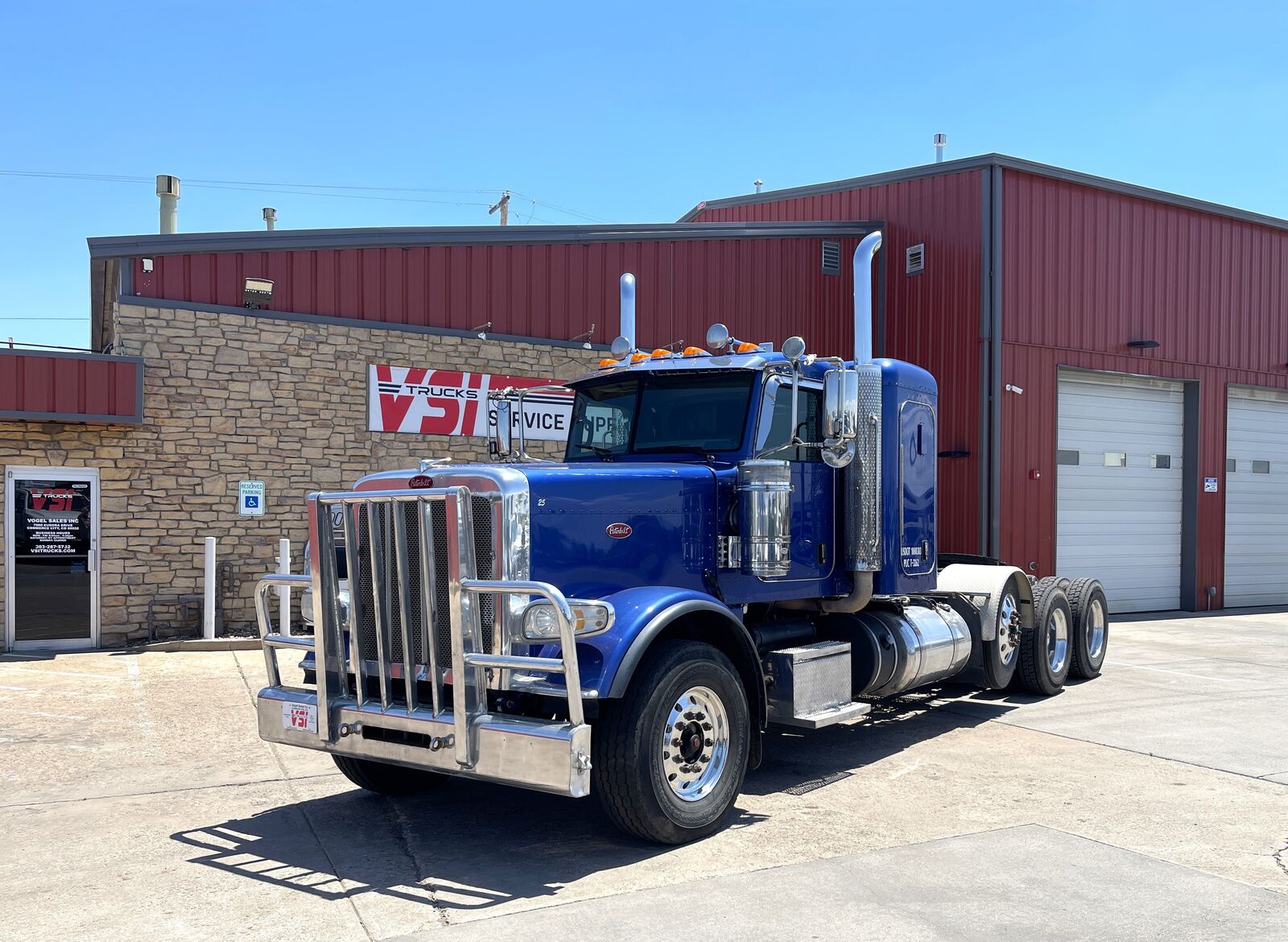 2015 PETERBILT 389