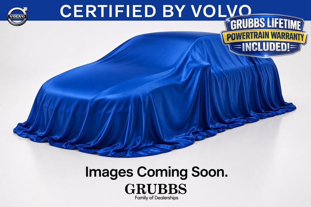 2024 VOLVO XC40