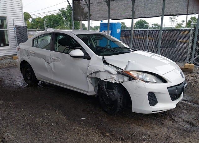 2013 MAZDA Mazda3