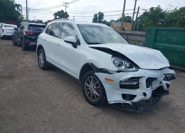 2016 PORSCHE Cayenne